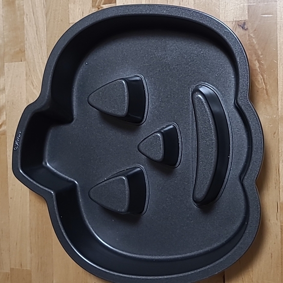 Wilton Other - 🔶️5 for $30🔶️ Wilton Nonstick Pumpkin Bake Pan